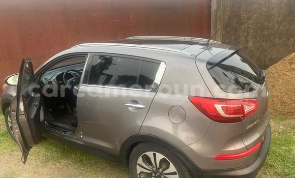 Sayi Na hannu Kia Sportage Azurfa Mota in Douala a Ƙasar Kamaru Sayi Na hannu Kia Sportage Azurfa Mota in Douala a Ƙasar Kamaru