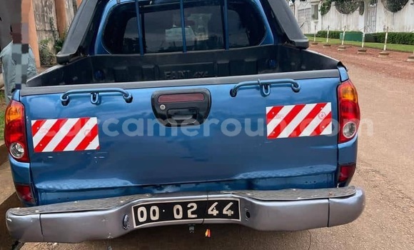 Acheter Occasion Voiture Mitsubishi L200 Bleu à Yaoundé, Central Cameroon Acheter Occasion Voiture Mitsubishi L200 Bleu à Yaoundé, Central Cameroon