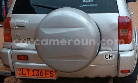 Acheter Occasion Voiture Toyota RAV4 Gris à Yaoundé, Central Cameroon Acheter Occasion Voiture Toyota RAV4 Gris à Yaoundé, Central Cameroon