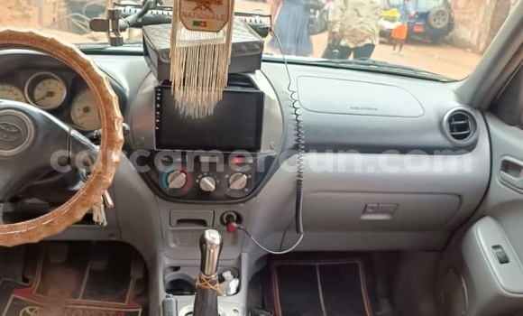 Acheter Occasion Voiture Toyota RAV4 Gris à Yaoundé, Central Cameroon Acheter Occasion Voiture Toyota RAV4 Gris à Yaoundé, Central Cameroon