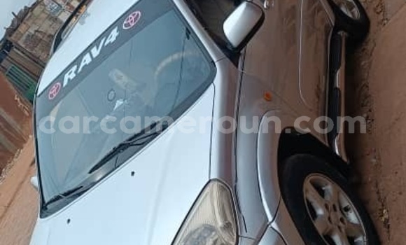 Acheter Occasion Voiture Toyota RAV4 Gris à Yaoundé, Central Cameroon Acheter Occasion Voiture Toyota RAV4 Gris à Yaoundé, Central Cameroon
