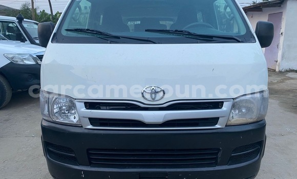 Buy Used Toyota Hiace White Car in Douala in Littoral Cameroon