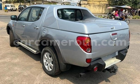 Sayi Na hannu Mitsubishi L200 Azurfa Mota in Douala a Ƙasar Kamaru Sayi Na hannu Mitsubishi L200 Azurfa Mota in Douala a Ƙasar Kamaru