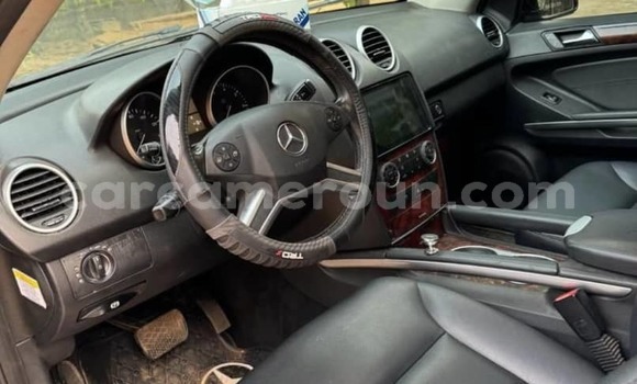 Sayi Na hannu Mercedes‒Benz ML–Class Black Mota in Douala a Ƙasar Kamaru Sayi Na hannu Mercedes‒Benz ML–Class Black Mota in Douala a Ƙasar Kamaru