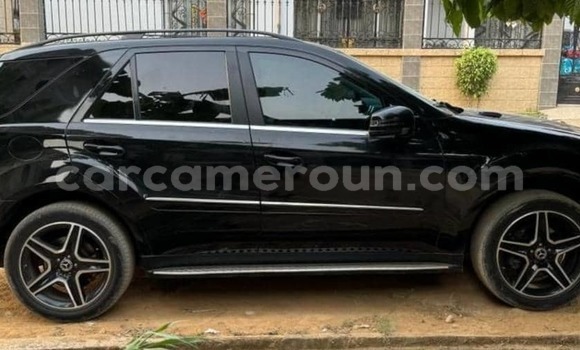 Sayi Na hannu Mercedes‒Benz ML–Class Black Mota in Douala a Ƙasar Kamaru Sayi Na hannu Mercedes‒Benz ML–Class Black Mota in Douala a Ƙasar Kamaru