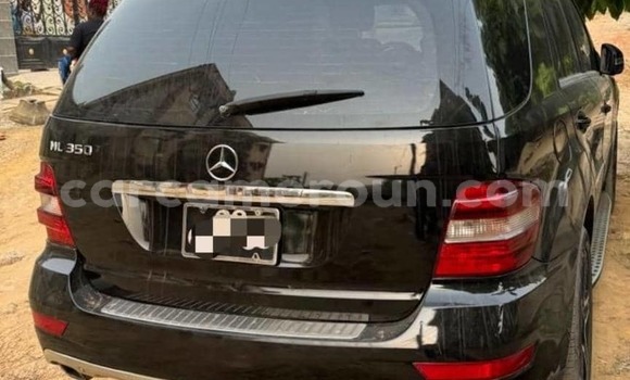 Sayi Na hannu Mercedes‒Benz ML–Class Black Mota in Douala a Ƙasar Kamaru Sayi Na hannu Mercedes‒Benz ML–Class Black Mota in Douala a Ƙasar Kamaru