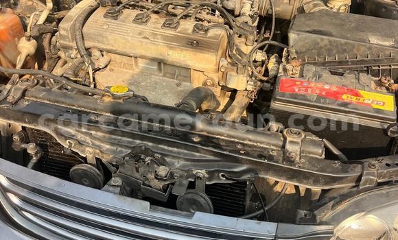 Sayi Na hannu Toyota Avensis Black Mota in Douala a Ƙasar Kamaru Sayi Na hannu Toyota Avensis Black Mota in Douala a Ƙasar Kamaru