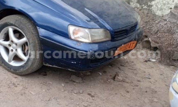 Acheter Occasion Voiture Toyota Carina E Bleu à Douala, Littoral Cameroon