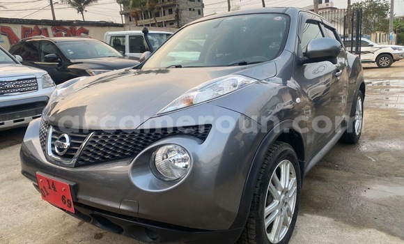 Sayi Imported Nissan Juke Azurfa Mota in Douala a Ƙasar Kamaru
