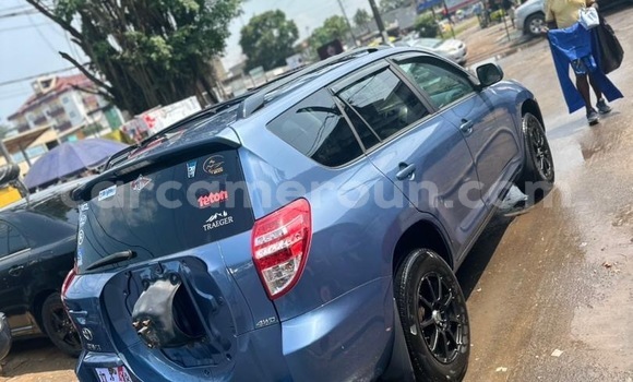 Sayi Imported Toyota RAV4 Blue Mota in Douala a Ƙasar Kamaru Sayi Imported Toyota RAV4 Blue Mota in Douala a Ƙasar Kamaru