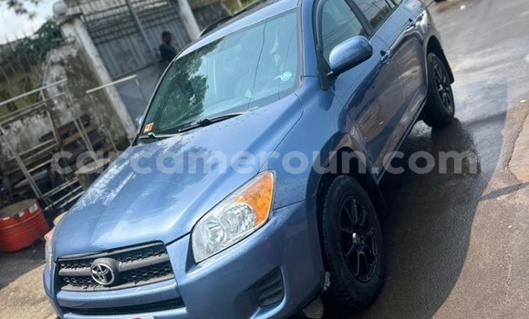 Sayi Imported Toyota RAV4 Blue Mota in Douala a Ƙasar Kamaru Sayi Imported Toyota RAV4 Blue Mota in Douala a Ƙasar Kamaru