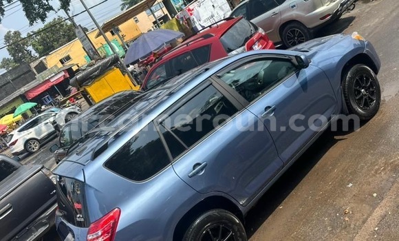 Sayi Imported Toyota RAV4 Blue Mota in Douala a Ƙasar Kamaru Sayi Imported Toyota RAV4 Blue Mota in Douala a Ƙasar Kamaru