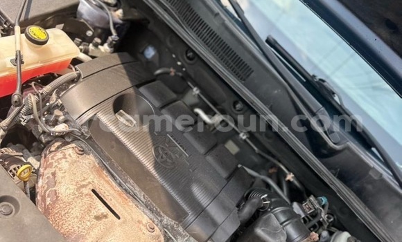 Sayi Imported Toyota RAV4 Blue Mota in Douala a Ƙasar Kamaru Sayi Imported Toyota RAV4 Blue Mota in Douala a Ƙasar Kamaru