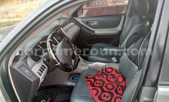Buy Used Toyota Highlander Green Car in Douala in Littoral Cameroon Buy Used Toyota Highlander Green Car in Douala in Littoral Cameroon
