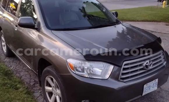 Sayi Na hannu Toyota Highlander Sauran Mota in Douala a Ƙasar Kamaru
