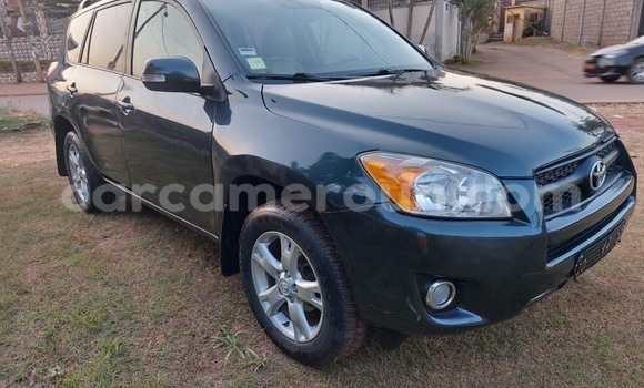 Sayi Na hannu Toyota RAV4 Black Mota in Yaounde a Babban Kamaru Sayi Na hannu Toyota RAV4 Black Mota in Yaounde a Babban Kamaru