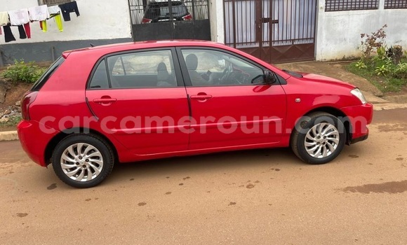 Sayi Na hannu Toyota Corolla Red Mota in Yaounde a Babban Kamaru Sayi Na hannu Toyota Corolla Red Mota in Yaounde a Babban Kamaru