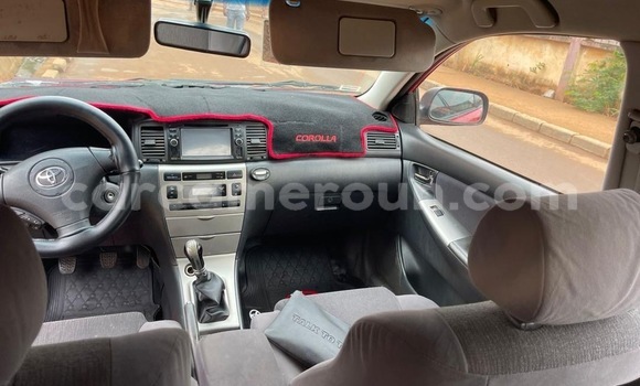 Sayi Na hannu Toyota Corolla Red Mota in Yaounde a Babban Kamaru Sayi Na hannu Toyota Corolla Red Mota in Yaounde a Babban Kamaru