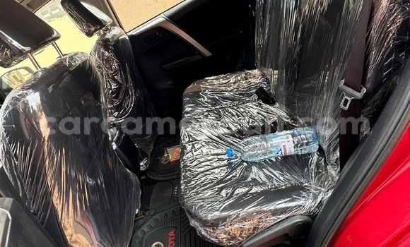 Sayi Na hannu Toyota RAV4 Red Mota in Yaounde a Babban Kamaru Sayi Na hannu Toyota RAV4 Red Mota in Yaounde a Babban Kamaru