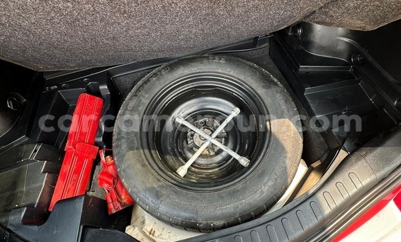 Sayi Na hannu Toyota RAV4 Red Mota in Yaounde a Babban Kamaru Sayi Na hannu Toyota RAV4 Red Mota in Yaounde a Babban Kamaru