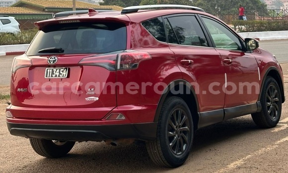 Sayi Na hannu Toyota RAV4 Red Mota in Yaounde a Babban Kamaru Sayi Na hannu Toyota RAV4 Red Mota in Yaounde a Babban Kamaru