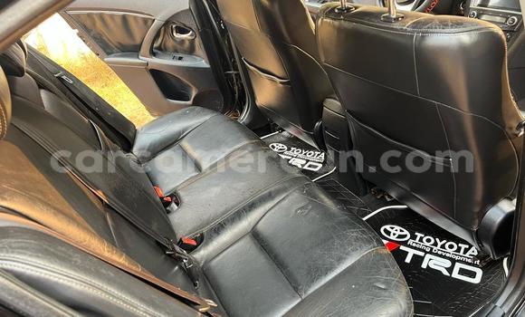 Sayi Na hannu Toyota Avensis Black Mota in Yaounde a Babban Kamaru Sayi Na hannu Toyota Avensis Black Mota in Yaounde a Babban Kamaru