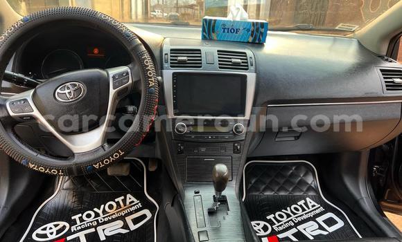 Sayi Na hannu Toyota Avensis Black Mota in Yaounde a Babban Kamaru Sayi Na hannu Toyota Avensis Black Mota in Yaounde a Babban Kamaru