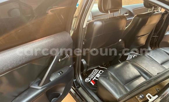 Sayi Na hannu Toyota Avensis Black Mota in Yaounde a Babban Kamaru Sayi Na hannu Toyota Avensis Black Mota in Yaounde a Babban Kamaru