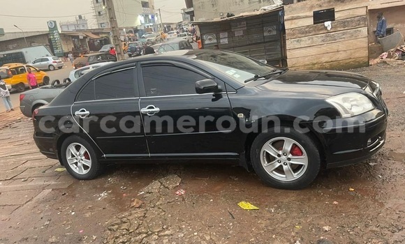 Sayi Na hannu Toyota Avensis Black Mota in Yaounde a Babban Kamaru Sayi Na hannu Toyota Avensis Black Mota in Yaounde a Babban Kamaru