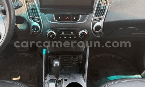 Sayi Na hannu Hyundai ix35 Blue Mota in Yaounde a Babban Kamaru Sayi Na hannu Hyundai ix35 Blue Mota in Yaounde a Babban Kamaru