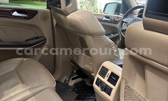 Sayi Na hannu Mercedes‒Benz GL–Class Black Mota in Douala a Ƙasar Kamaru Sayi Na hannu Mercedes‒Benz GL–Class Black Mota in Douala a Ƙasar Kamaru