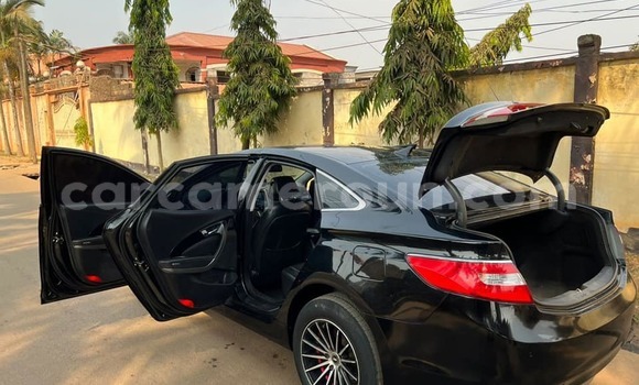 Sayi Na hannu Hyundai Grace Black Mota in Yaounde a Babban Kamaru Sayi Na hannu Hyundai Grace Black Mota in Yaounde a Babban Kamaru