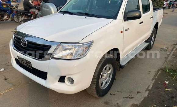 Buy Used Toyota Pickup White Car in Yaounde in Central Cameroon Buy Used Toyota Pickup White Car in Yaounde in Central Cameroon