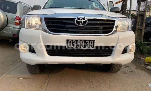 Buy Used Toyota Pickup White Car in Yaounde in Central Cameroon Buy Used Toyota Pickup White Car in Yaounde in Central Cameroon