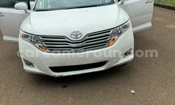 Sayi Na hannu Toyota Venza White Mota in Yaounde a Babban Kamaru