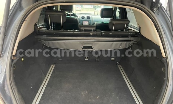 Sayi Na hannu Mercedes‒Benz ML–Class Black Mota in Yaounde a Babban Kamaru Sayi Na hannu Mercedes‒Benz ML–Class Black Mota in Yaounde a Babban Kamaru