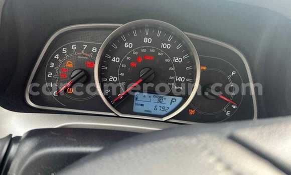 Sayi Na hannu Toyota RAV4 Blue Mota in Yaounde a Babban Kamaru Sayi Na hannu Toyota RAV4 Blue Mota in Yaounde a Babban Kamaru