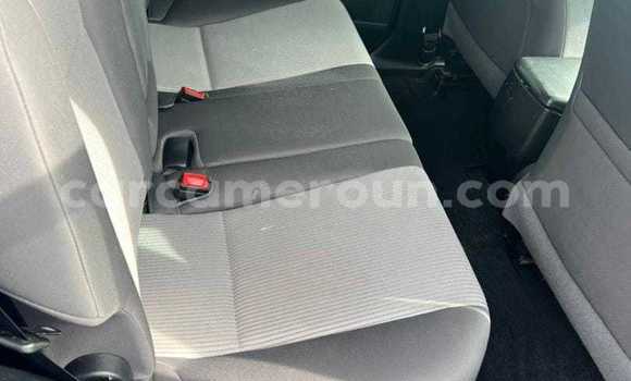 Sayi Na hannu Toyota RAV4 Blue Mota in Yaounde a Babban Kamaru Sayi Na hannu Toyota RAV4 Blue Mota in Yaounde a Babban Kamaru