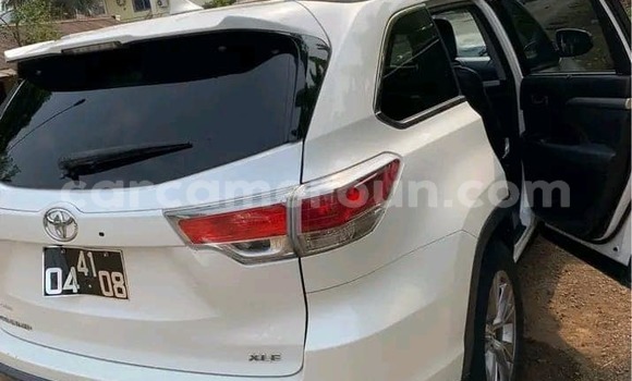 Sayi Na hannu Toyota Highlander White Mota in Yaounde a Babban Kamaru Sayi Na hannu Toyota Highlander White Mota in Yaounde a Babban Kamaru