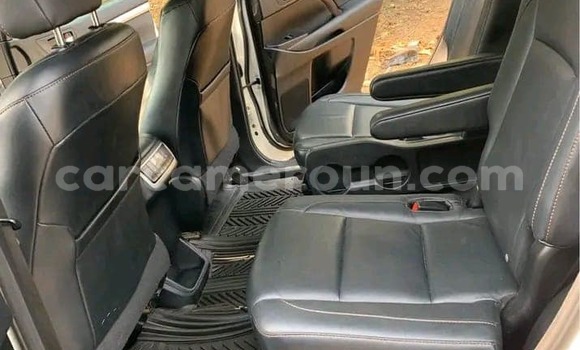 Sayi Na hannu Toyota Highlander White Mota in Yaounde a Babban Kamaru Sayi Na hannu Toyota Highlander White Mota in Yaounde a Babban Kamaru