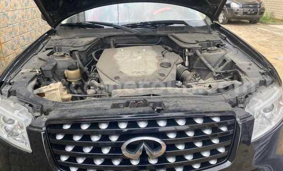 Sayi Na hannu Infiniti J Black Mota in Yaounde a Babban Kamaru Sayi Na hannu Infiniti J Black Mota in Yaounde a Babban Kamaru