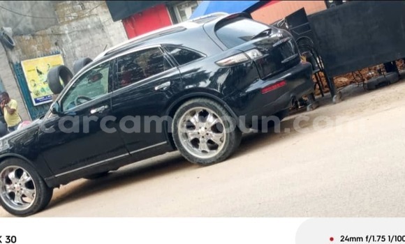 Sayi Na hannu Infiniti J Black Mota in Yaounde a Babban Kamaru Sayi Na hannu Infiniti J Black Mota in Yaounde a Babban Kamaru