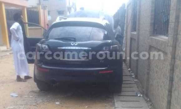 Sayi Na hannu Infiniti J Black Mota in Yaounde a Babban Kamaru Sayi Na hannu Infiniti J Black Mota in Yaounde a Babban Kamaru