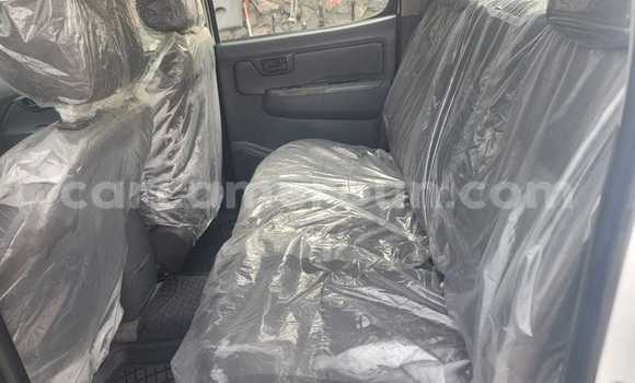 Sayi Na hannu Toyota Cami White Mota in Yaounde a Babban Kamaru Sayi Na hannu Toyota Cami White Mota in Yaounde a Babban Kamaru