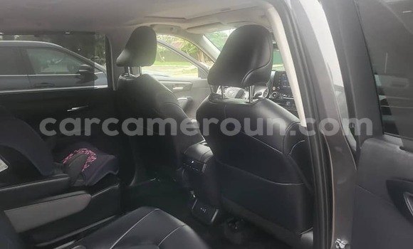 Sayi Na hannu Toyota Highlander Black Mota in Yaounde a Babban Kamaru Sayi Na hannu Toyota Highlander Black Mota in Yaounde a Babban Kamaru