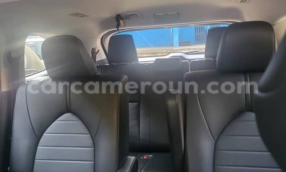 Sayi Na hannu Toyota Highlander Black Mota in Yaounde a Babban Kamaru Sayi Na hannu Toyota Highlander Black Mota in Yaounde a Babban Kamaru