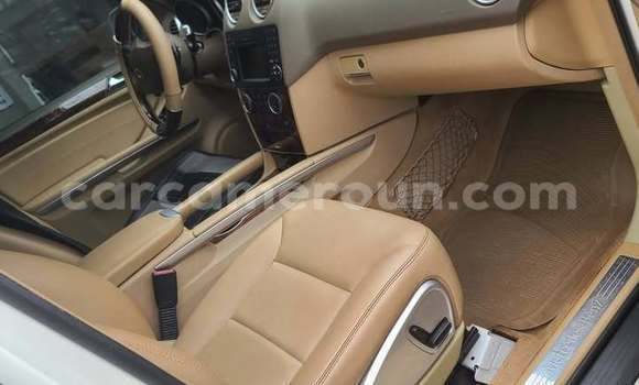 Acheter Occasion Voiture Mercedes‒Benz ML–Class Blanc à Yaoundé, Central Cameroon Acheter Occasion Voiture Mercedes‒Benz ML–Class Blanc à Yaoundé, Central Cameroon