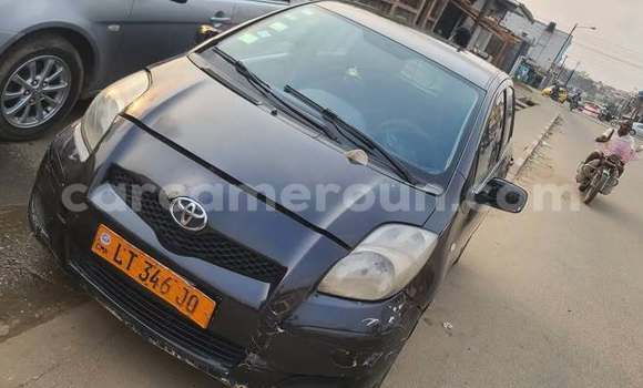 Sayi Na hannu Toyota Yaris Black Mota in Bafoussam a West Kamaru