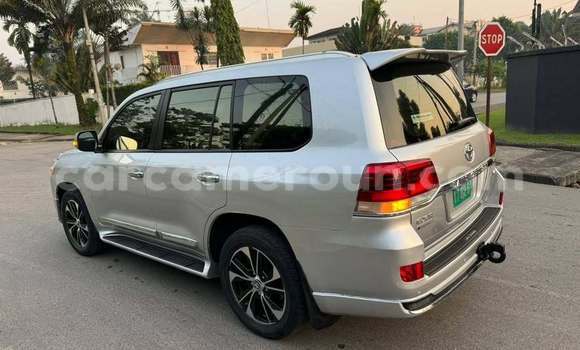 Sayi Na hannu Toyota Land Cruiser Sauran Mota in Yaounde a Babban Kamaru Sayi Na hannu Toyota Land Cruiser Sauran Mota in Yaounde a Babban Kamaru
