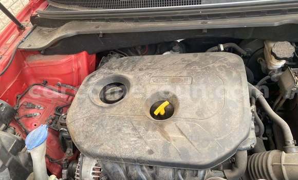 Sayi Na hannu Kia Soul Red Mota in Yaounde a Babban Kamaru Sayi Na hannu Kia Soul Red Mota in Yaounde a Babban Kamaru